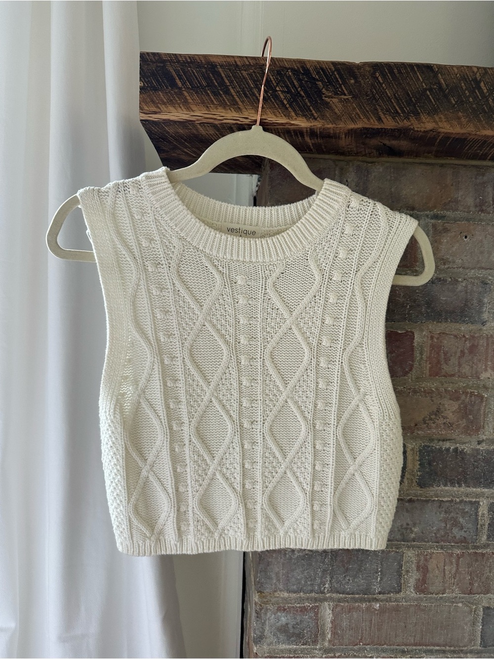 vestique Cream Cable Knit Sleeveless Sweater Tank